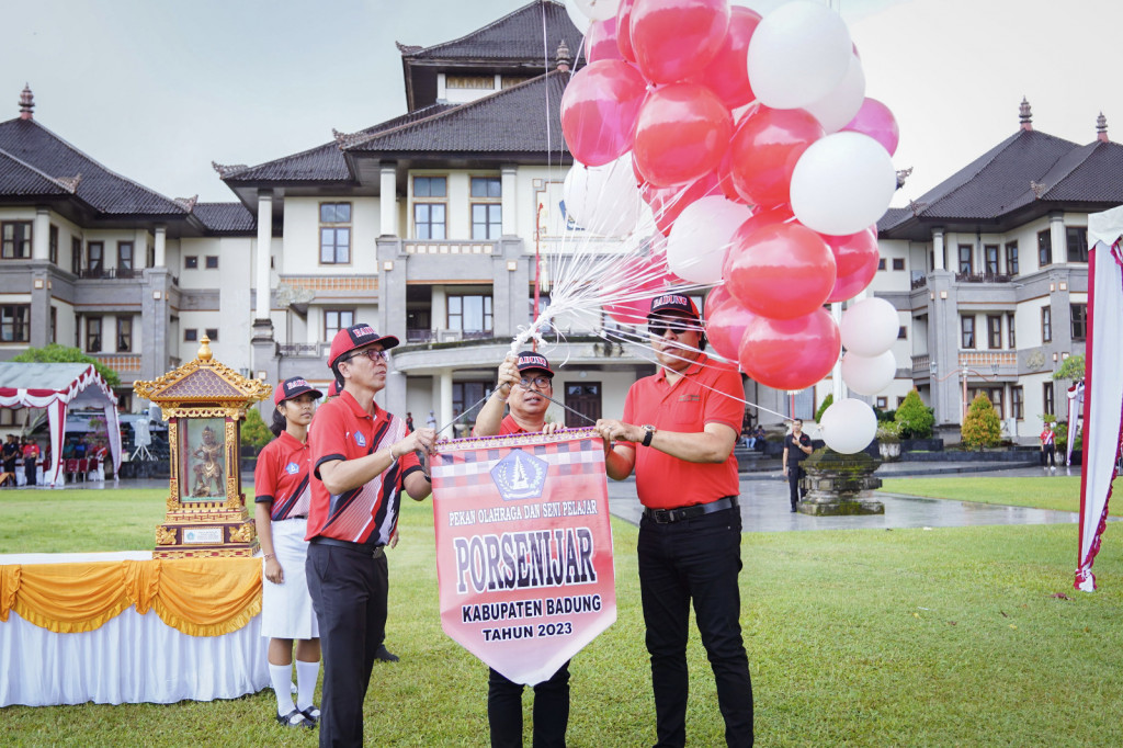 Sekda Adi Arnawa Buka Porsenijar Badung 2023